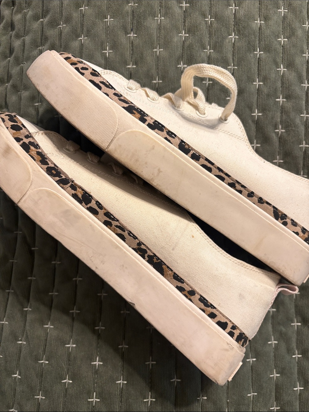 Kate Spade Leopard Trim Cream Canvas Sneakers with Pink Interior Size 9.5 - Picture 7 of 7